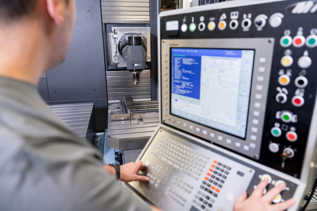 Effizientere Fertigung Ihrer grossen Bohr- und Frästeile - Wir investieren in Ihren Geschäftserfolg - Meag AG | Gretzenbach | Maschinenindustrie | Fräsen, Drehen, Schweissen, Montage 1