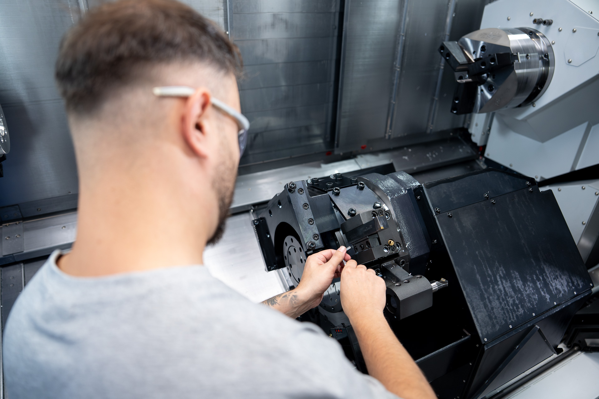 Komplettbearbeitung in einer Maschine - Meag AG | Gretzenbach | Maschinenindustrie | Fräsen, Drehen, Schweissen, Montage 1